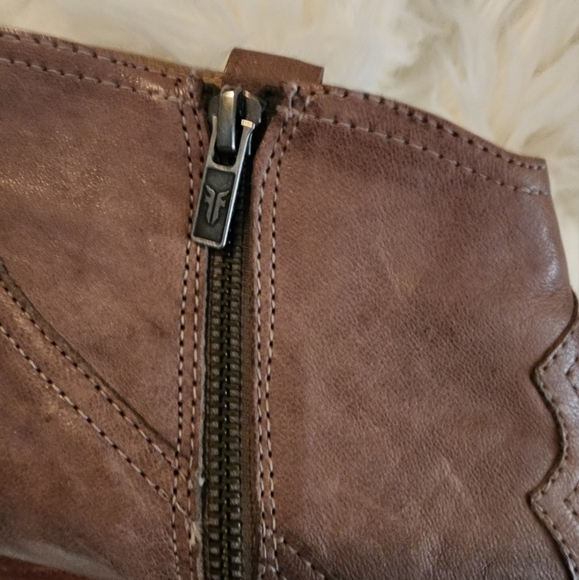 Frye Reina Western Yoke Distressed Brown Leather Ankle Boots Winter Spring - Picture 2 of 13
